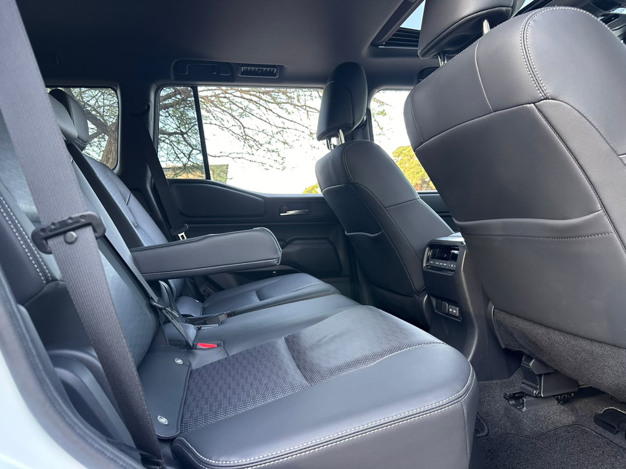 Land Cruiser Prado thumbnail 7